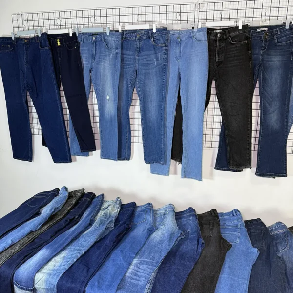 Чоловічі джинси Regular, Straight та Slim Fit секонд хенд оптом з щільного деніму для повсякденного носіння