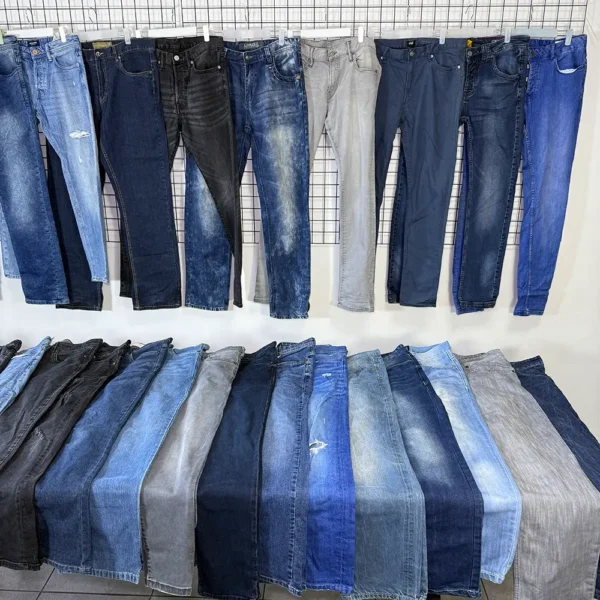 Чоловічі джинси секонд хенд оптом розмірів S, M, L, XL та XXL: класичні, молодіжні, повсякденні та брендові моделі